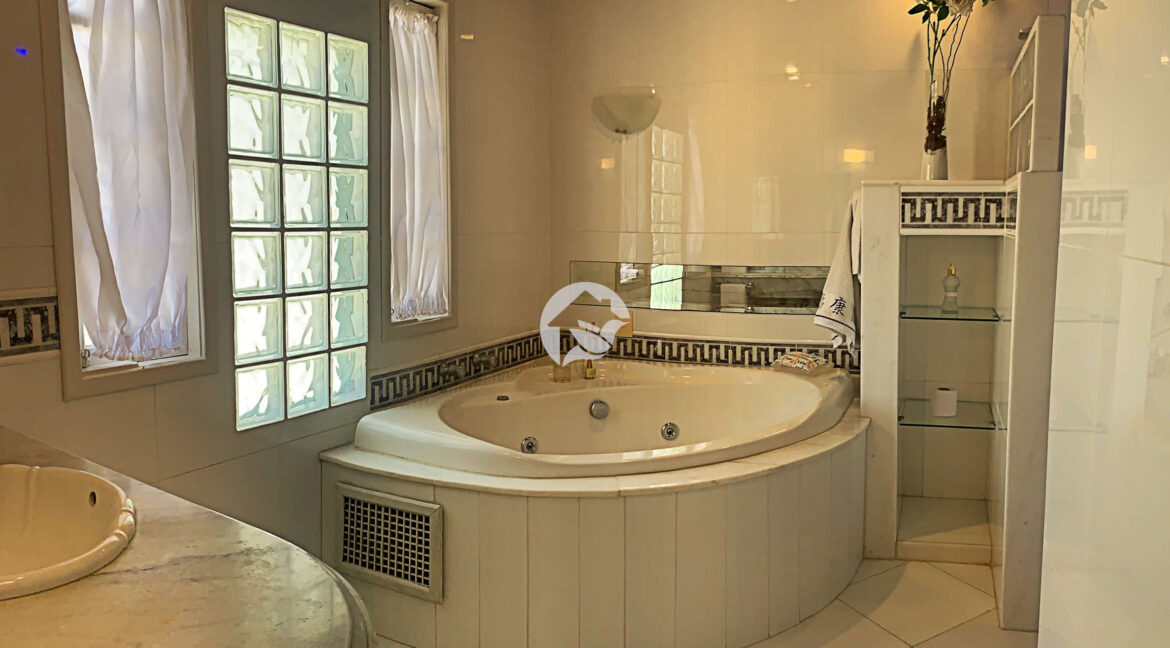 RLCFCS0012GS_suite 1 bathtub